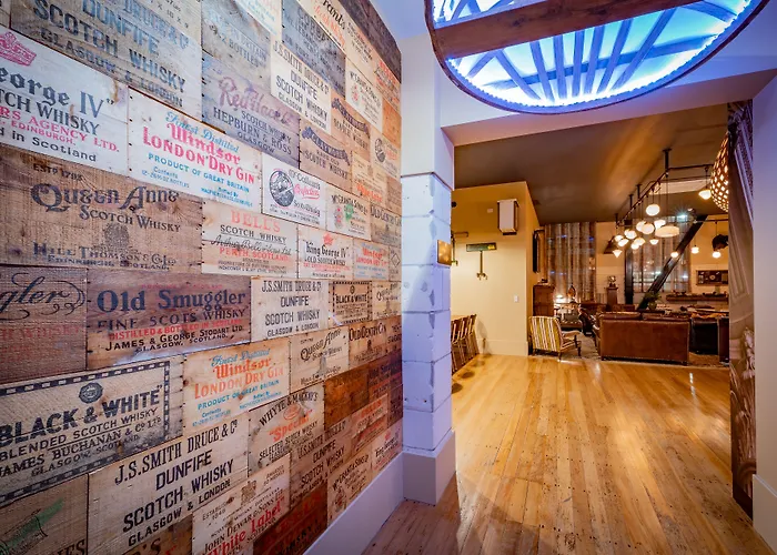 Poshtel